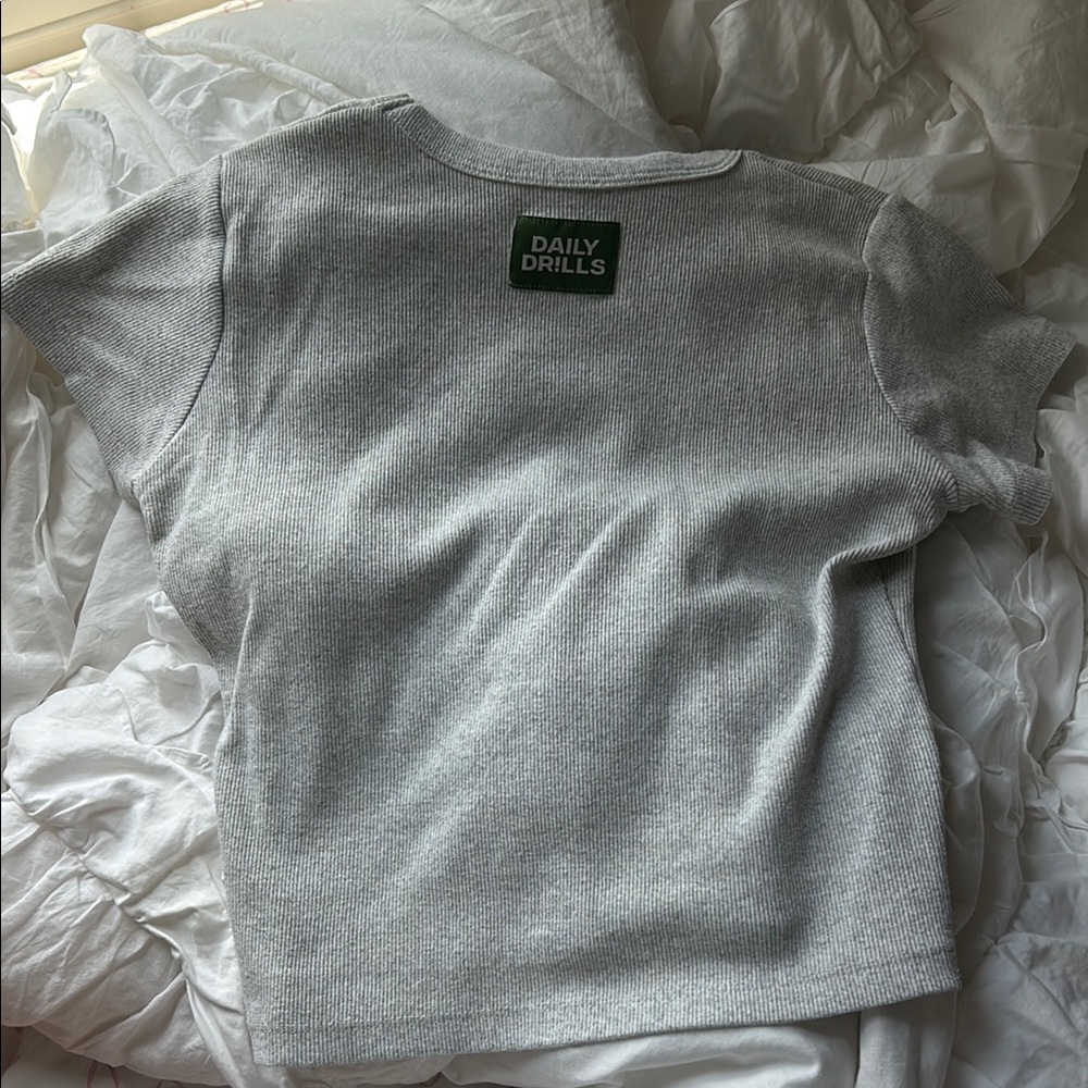 Daily drills grey ribbed tee